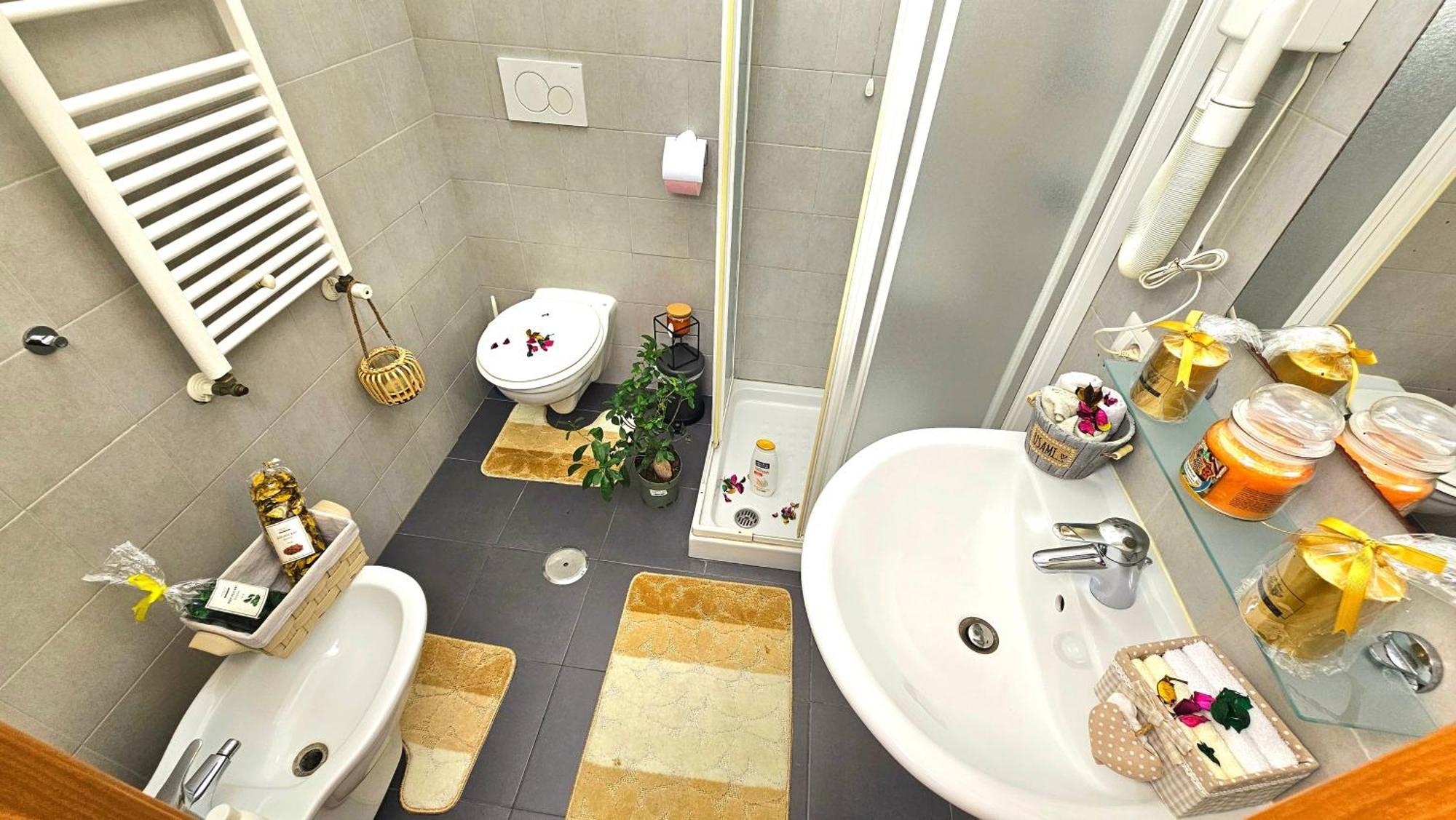 Bed and Breakfast A Casa Simpatia Roma - Free Parking If You Book 4 Nights Екстер'єр фото