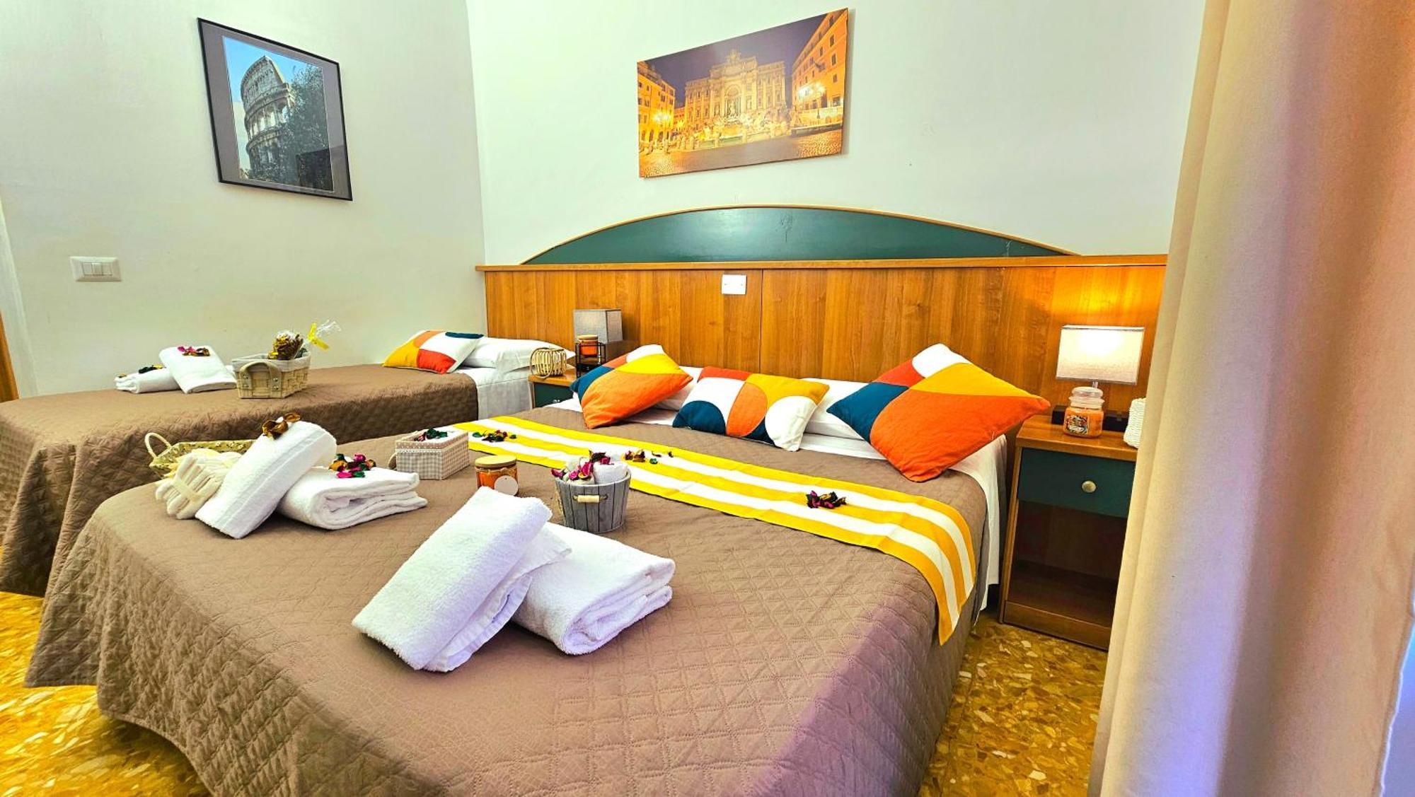 Bed and Breakfast A Casa Simpatia Roma - Free Parking If You Book 4 Nights Екстер'єр фото